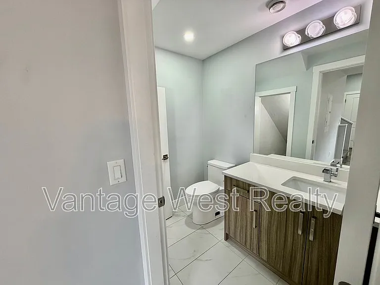 756 Glenwood Ave #2 — Photo 10