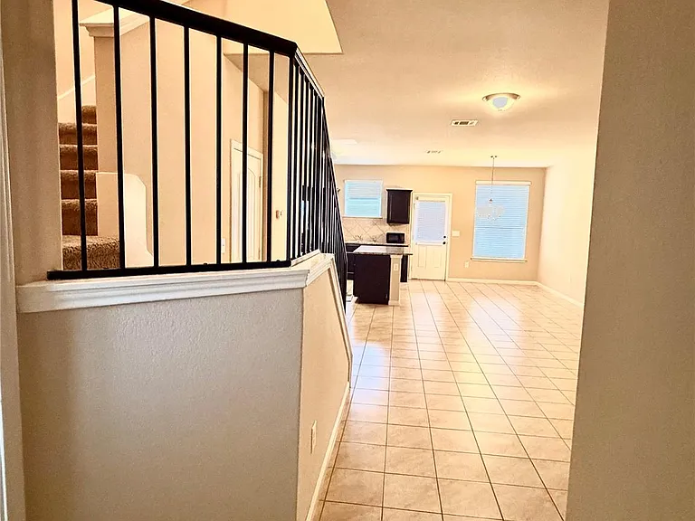 601 Katmai Cir — Photo 8