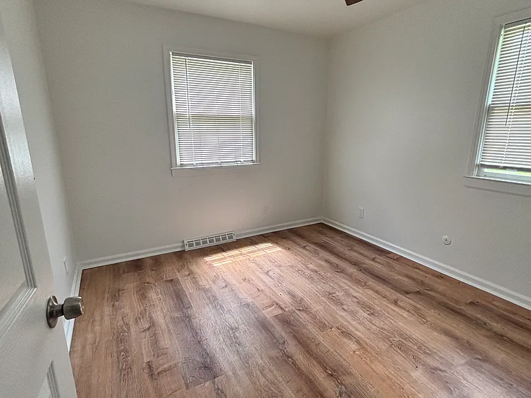 16765 Valley Forge Ln — Photo 9