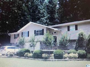 2205 Hickory Hill Dr, Guntersville, AL 35976