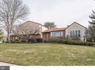 1300 Cory Dr, Fort Washington, PA 19034