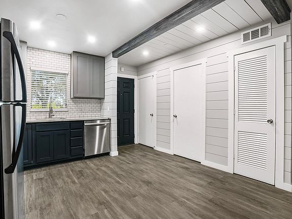 4th image of 5330 Balcones Dr APT C