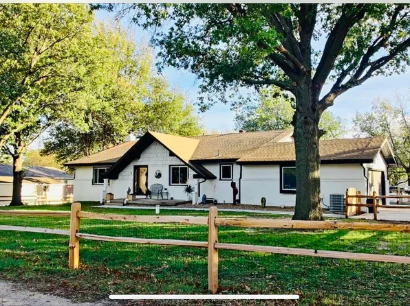 6 Tonjo Ct, Goddard, KS 67052