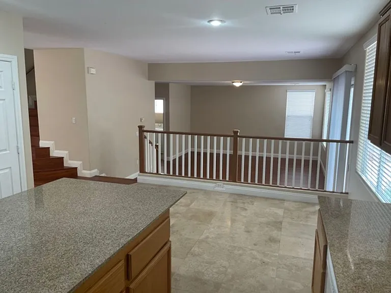 321 Waterton Lakes Ave — Photo 9