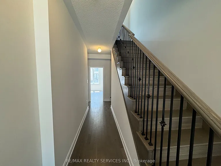 202 Tennant Cir — Photo 27