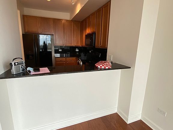 5th image of 1841 S Calumet Ave APT 1208