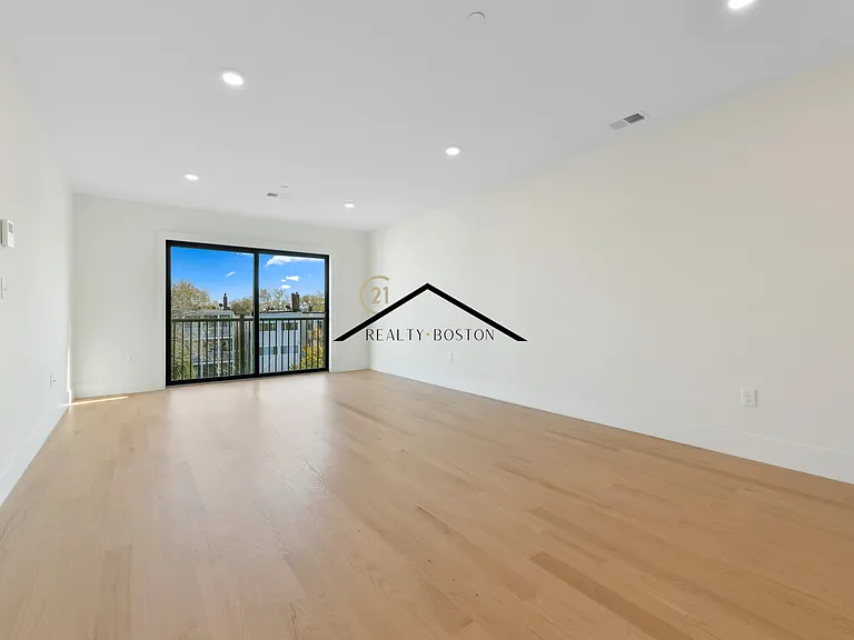 219 Paris St #4 — Photo 6