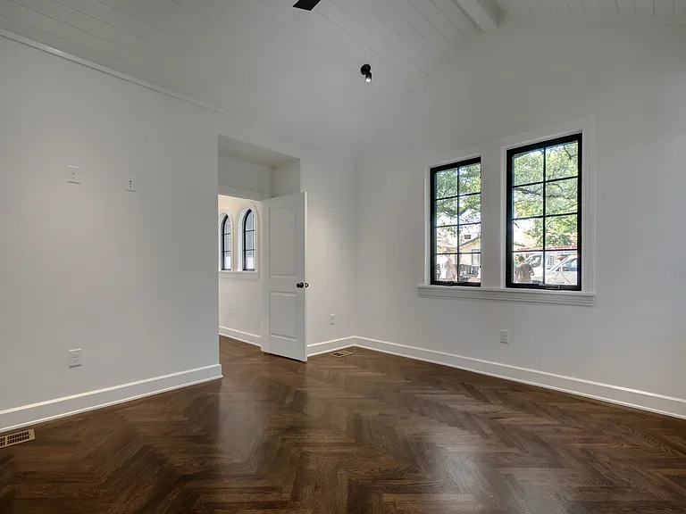 1208 W 22nd St — Photo 20