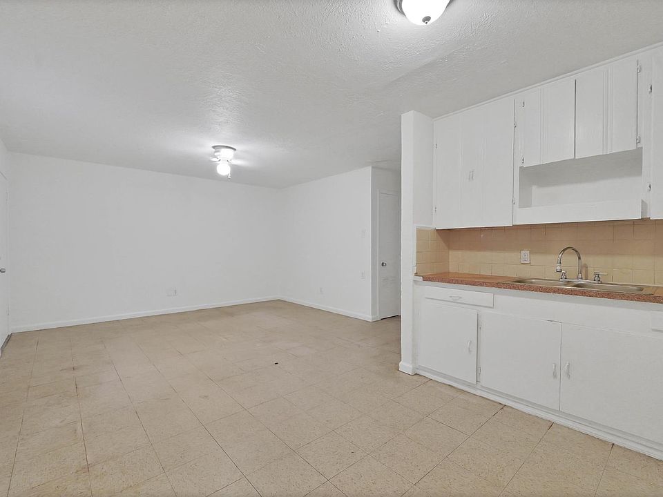 1st image of 8010 Roswell St #2