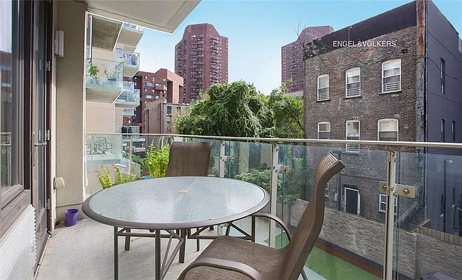 Sold by Engel & Völkers New York Real Estate | media 7