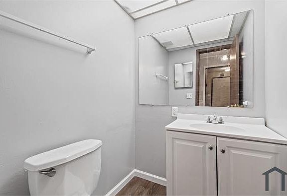 5th image of 13339 Lake Point Blvd #4