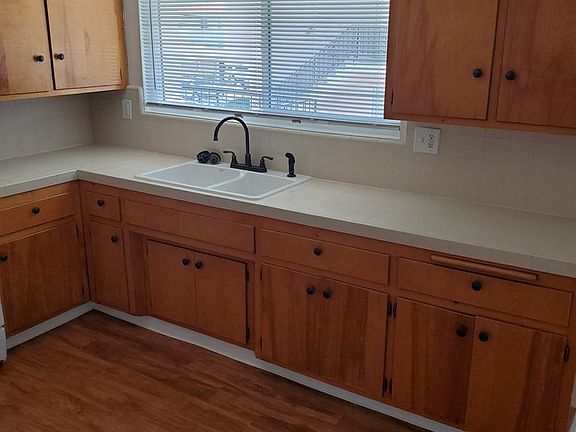 5th image of 2214 Carnegie Ln #F
