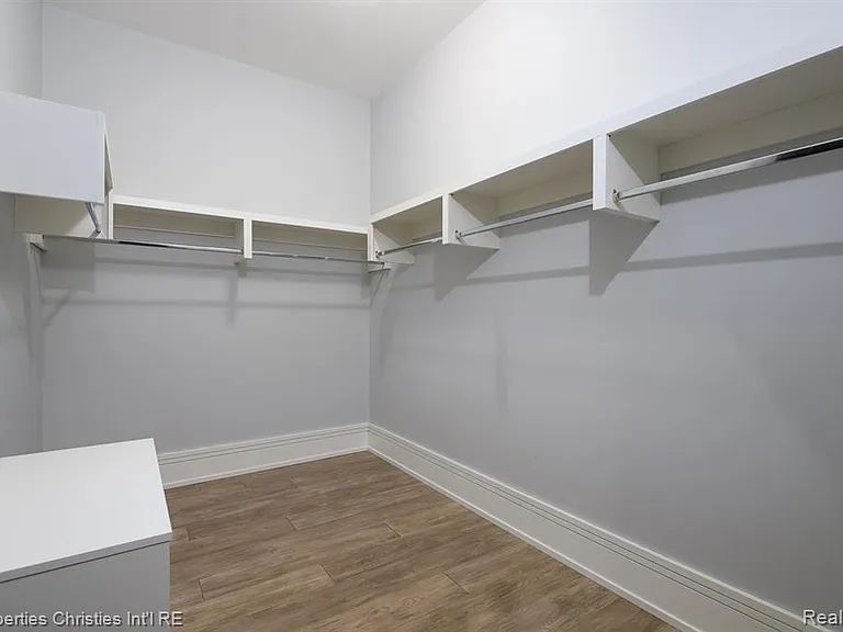 32686 Woodward Ave #E — Photo 18
