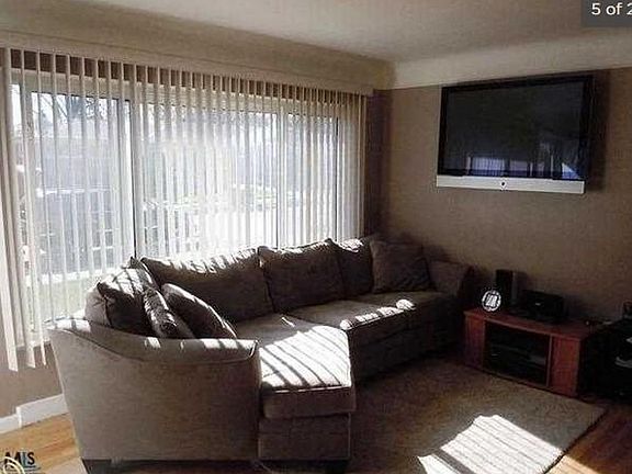 2nd image of 22721 Raymond Ct