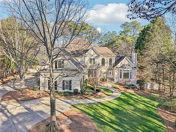 2nd image of 1020 Ven Villa Rd