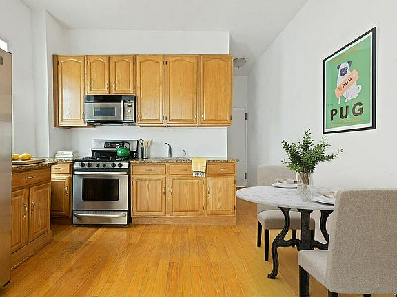 3rd image of 186 Prospect Park W APT C4