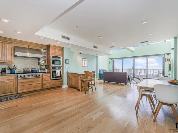 10 Bay St #8-D, Staten Island, NY 10301