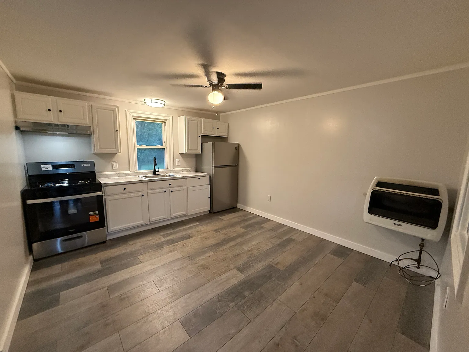 1 bed, $1,200 — Photo 3