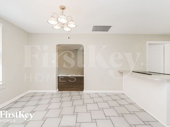4th image of 7309 N Dartmouth Ave