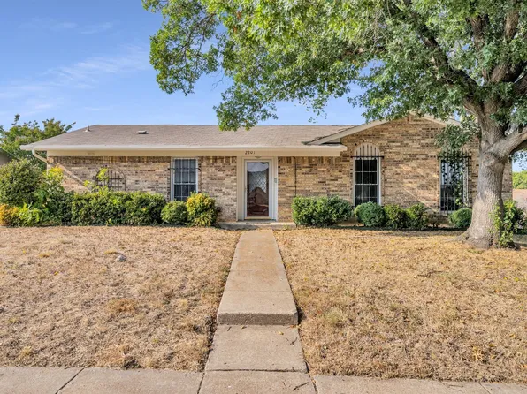 2201 Richbrook Dr, Garland, TX 75044