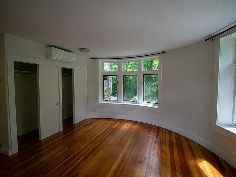 1600 Spring Valley Rd — Photo 9