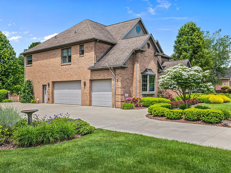 2504 Ron Dr — Photo 45