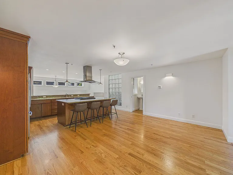 853 De Haro St — Photo 7