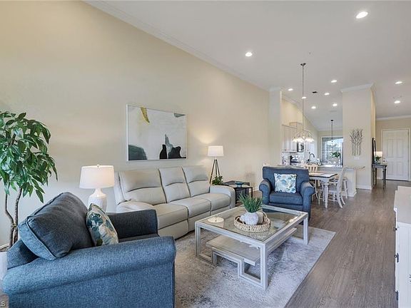 4th image of 9426 Benvenuto CT #201