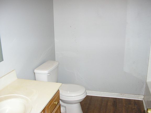 4th image of 4490 Woodstone Dr #C