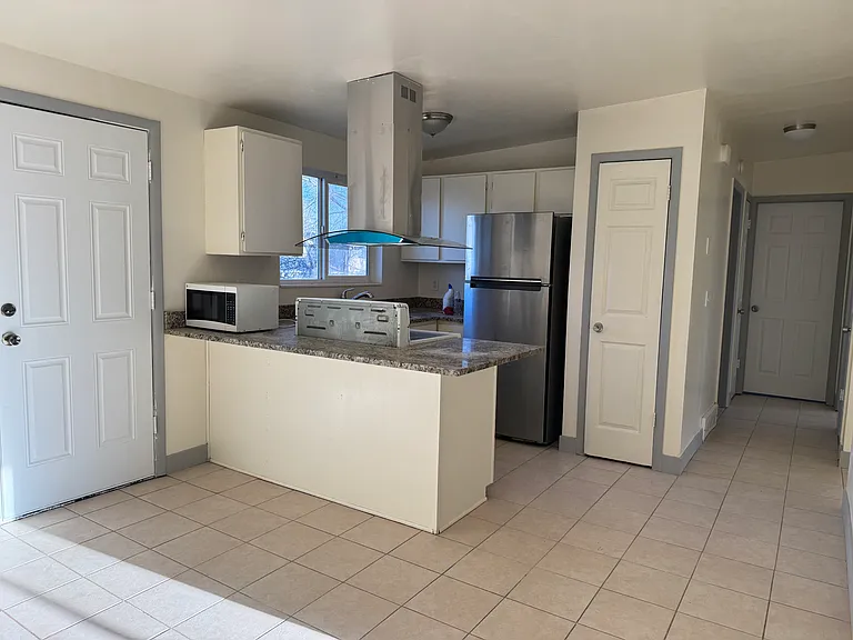 3221 S 4100 W — Photo 3