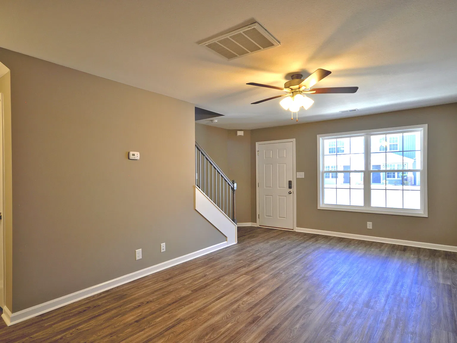 2 bed, 2.5 bath, 1233 sqft, $1,350 — Photo 4