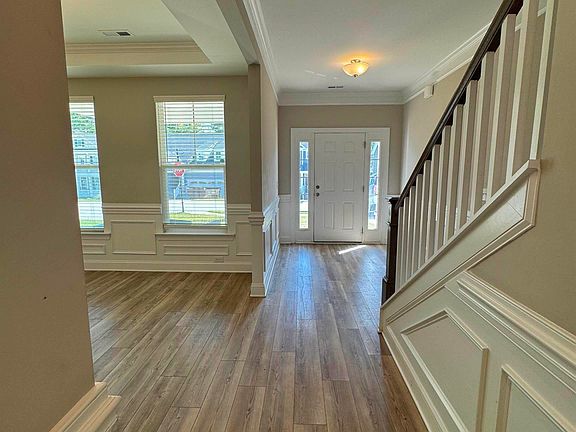 5th image of 351 Sunnycrest Ln