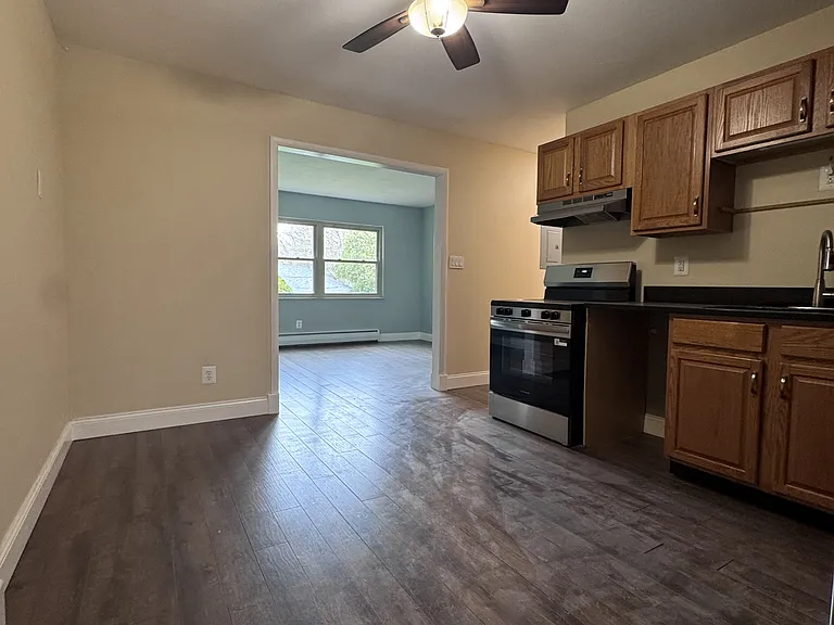 400 Riverside Dr #13 — Photo 1