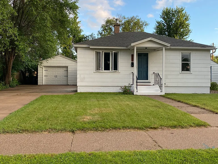 2150 Hyde Ave — Photo 1