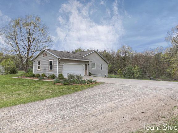 3rd image of 9595 Tiffany Pines Dr NE