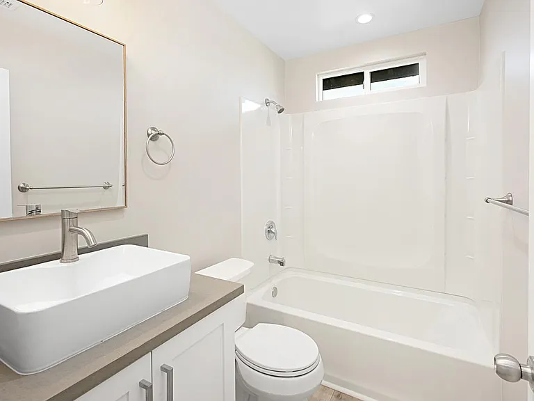 330 Ash Ave — Photo 2