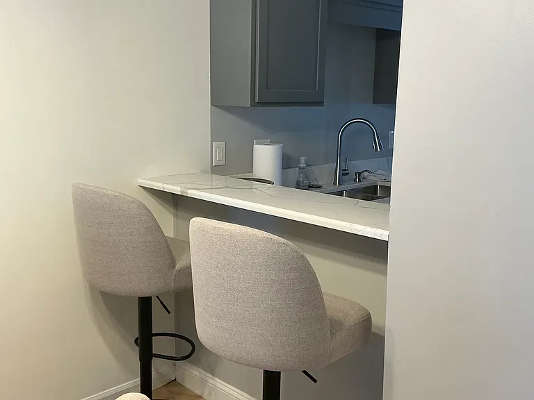 Counter seating