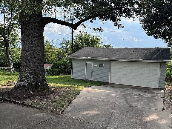 5th image of 2543 SW Belle Ave