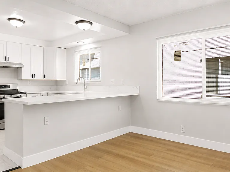 11126 Crenshaw Blvd #1 — Photo 3