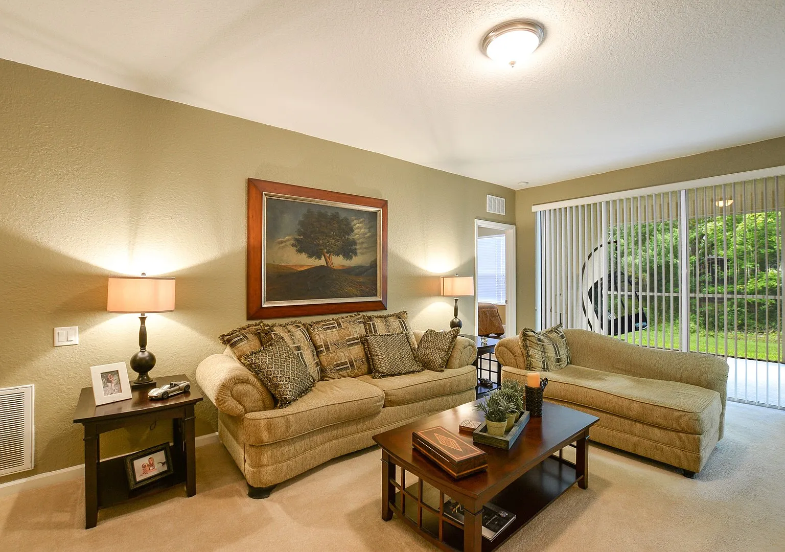 Adorable 2 Bed 2 Bath Townhome With Office For Rent In Sanford, Fl! — Photo 3