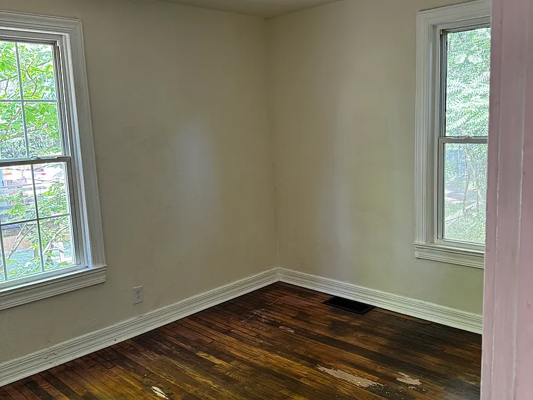1611 Gray Ave — Photo 10