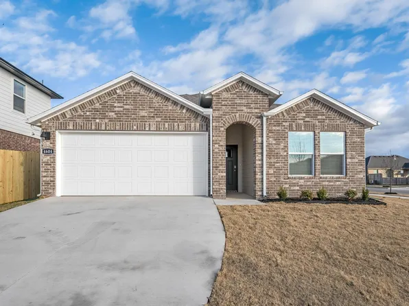 4604 W Aurora St, Fayetteville, AR 72704