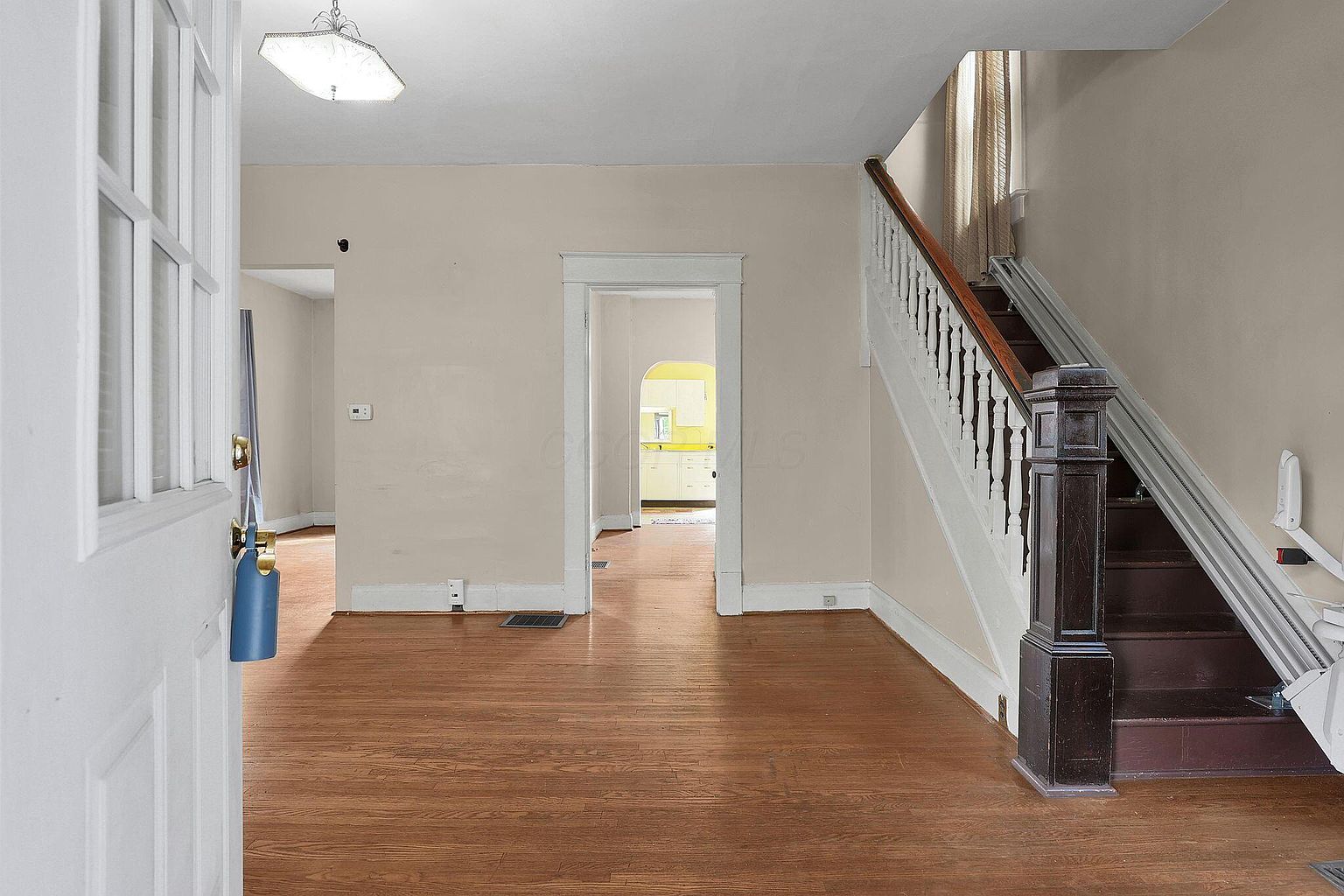 Listing photo 5 for 1222 Hamlet St