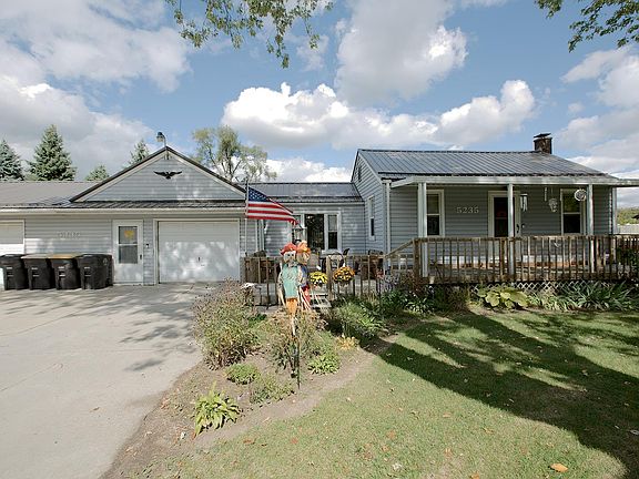 3rd image of 5235 Lake Ave