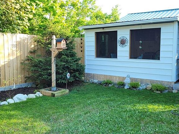 3rd image of 18 Winter Street