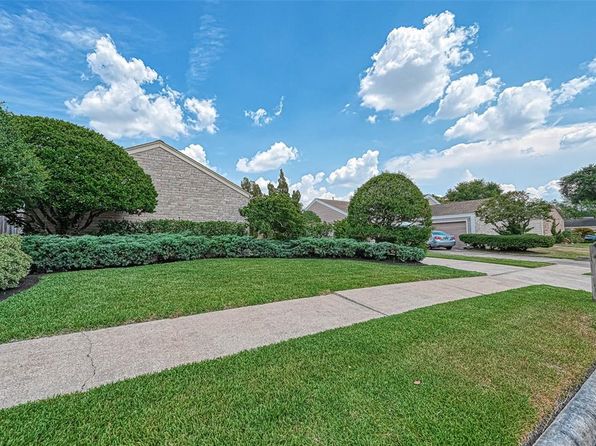2223 Kinbrook Dr