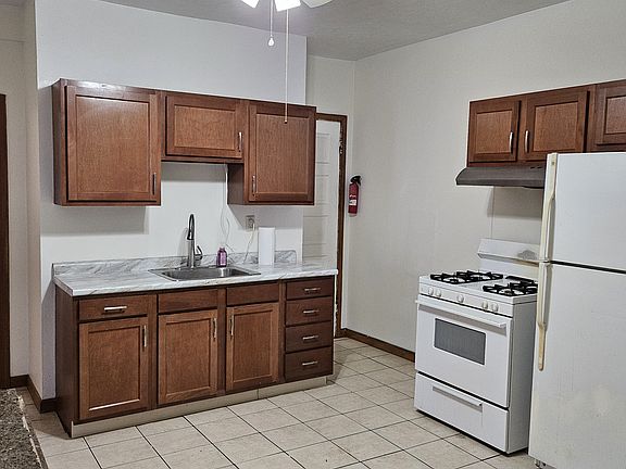 2nd image of 458 Broadway Ave APT 1
