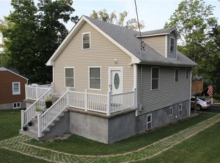 29 Lake Shore Dr, Mahopac, NY 10541