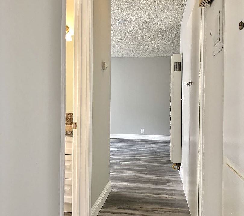 1st image of 1908 Gardena Ave APT 11