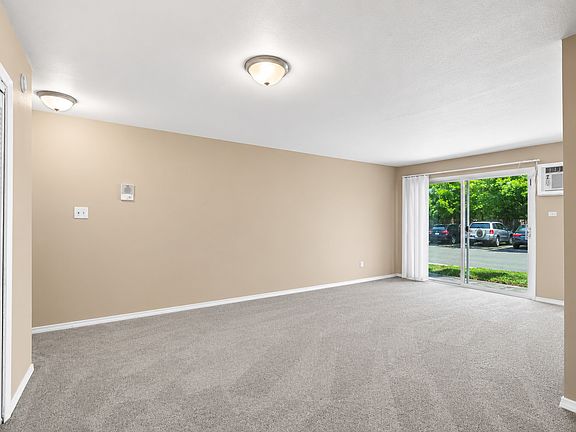 4th image of 765 Grove Dr APT 103